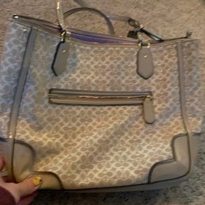 Coach gold and crime/tan tote. In great condition.